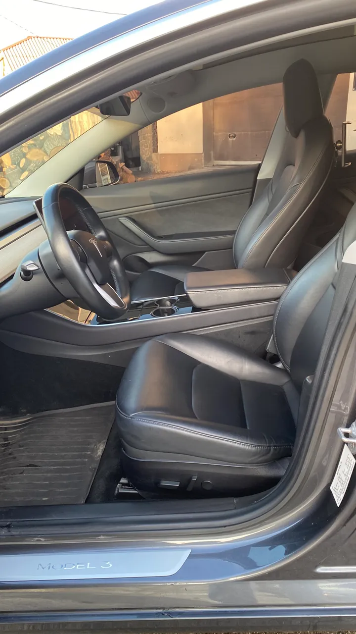 Tesla Model 3 - фото 10