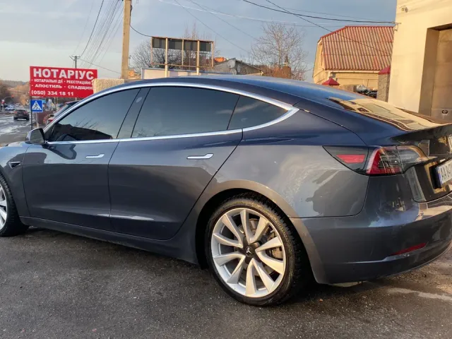Tesla Model 3 - фото 5