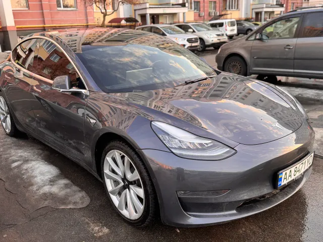 Tesla Model 3 - фото 3