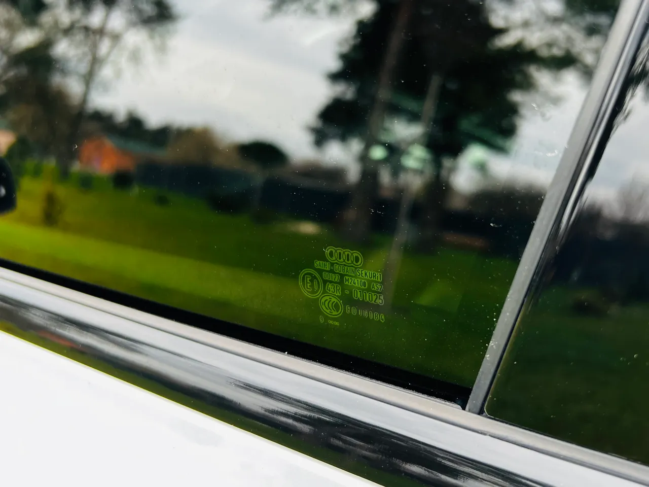 Audi A4 - фото 19