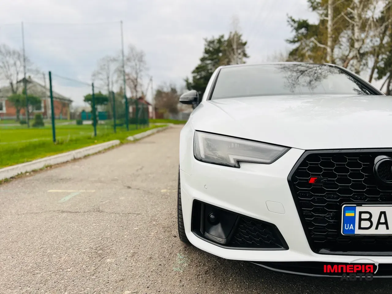 Audi A4 - фото 17