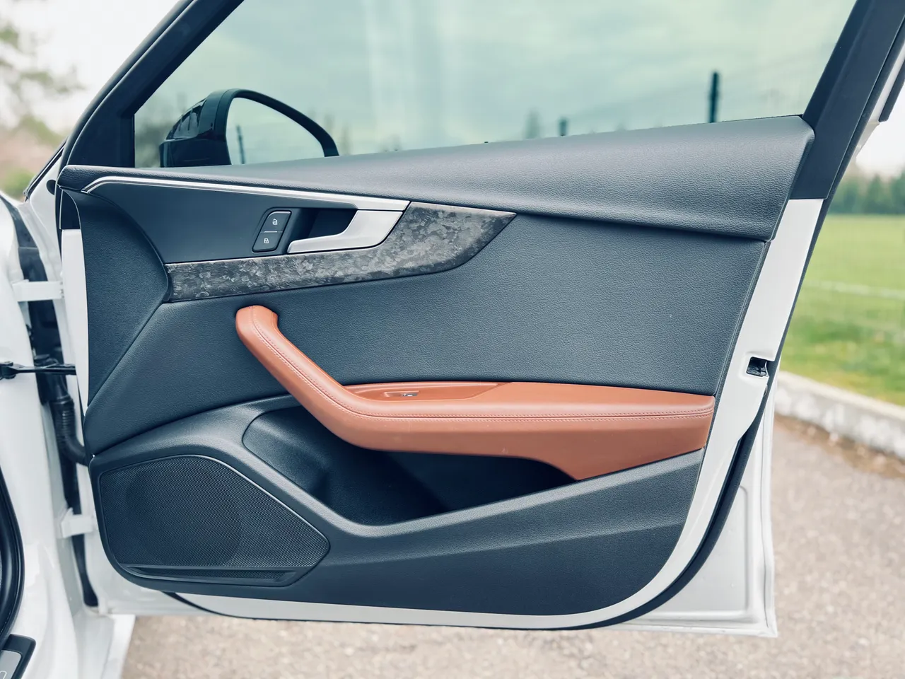 Audi A4 - фото 42