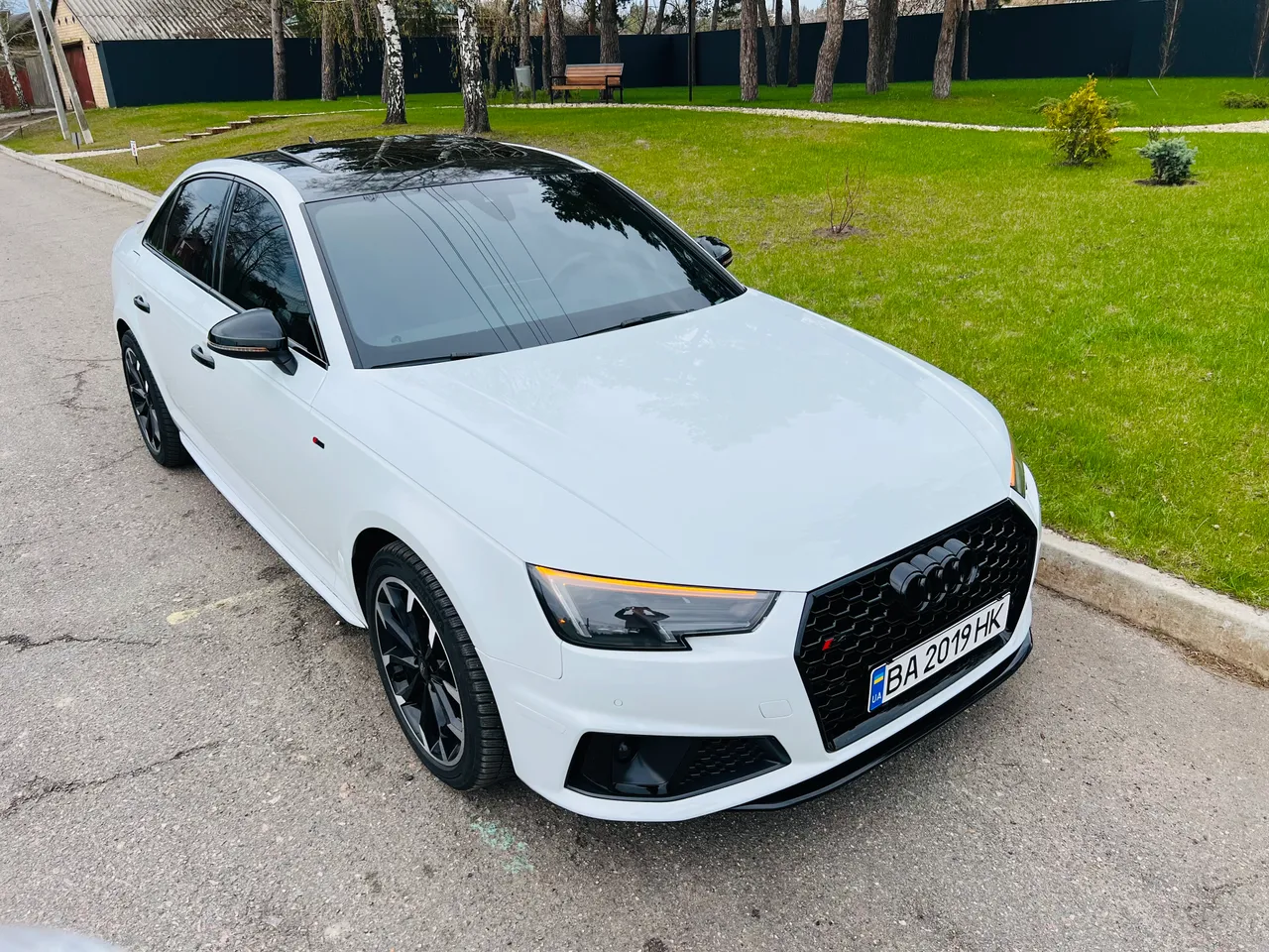 Audi A4 - фото 15