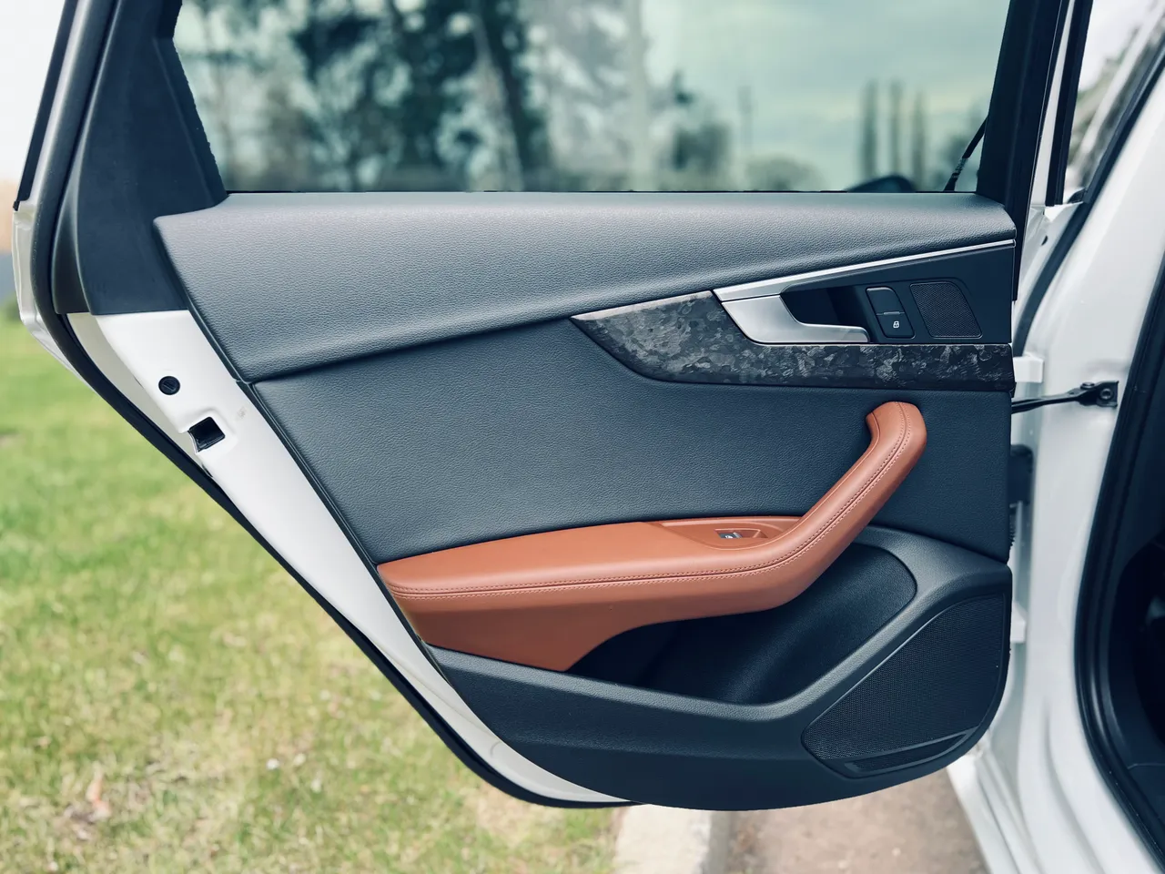 Audi A4 - фото 41