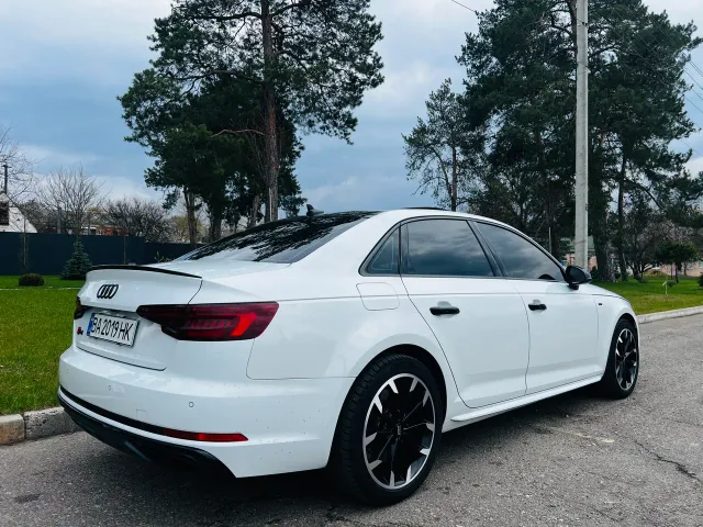 Audi A4 - фото 3