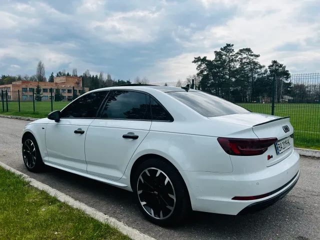 Audi A4 - фото 4