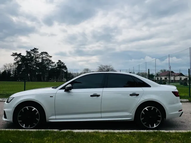 Audi A4 - фото 5