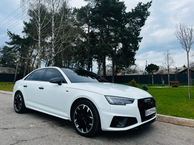 Audi A4 - фото 1