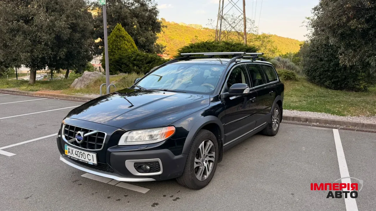 Volvo XC70 - фото 1
