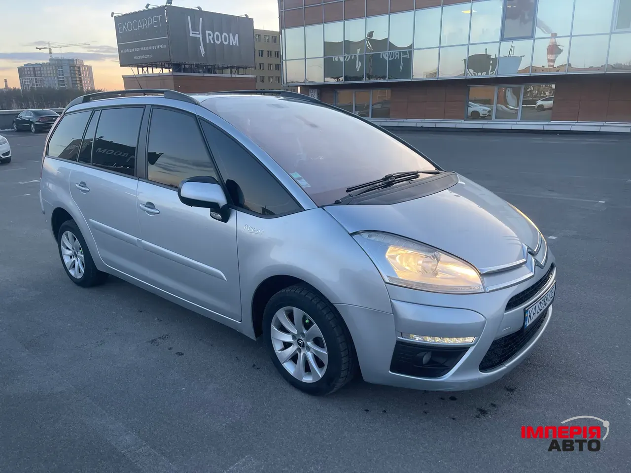 Citroen C4 Picasso - фото 12