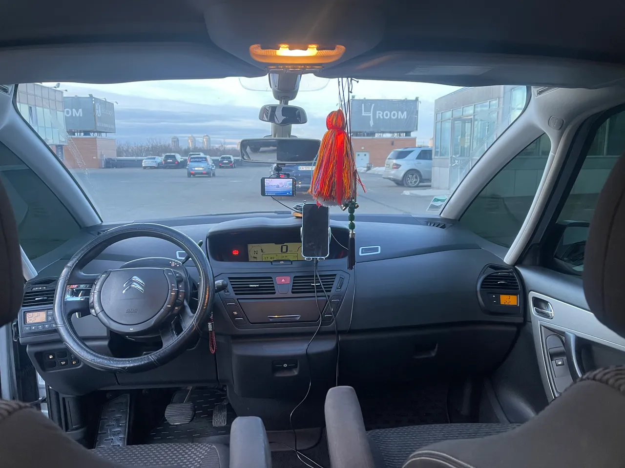 Citroen C4 Picasso - фото 7