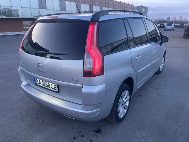 Citroen C4 Picasso - фото 2