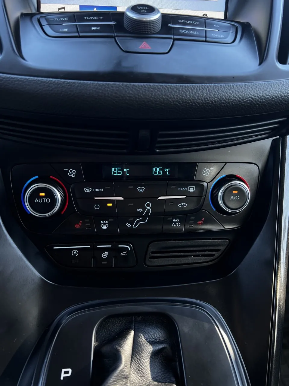 Ford Kuga - фото 7