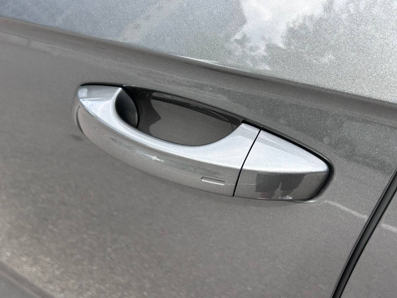 Volkswagen Touareg - фото 12