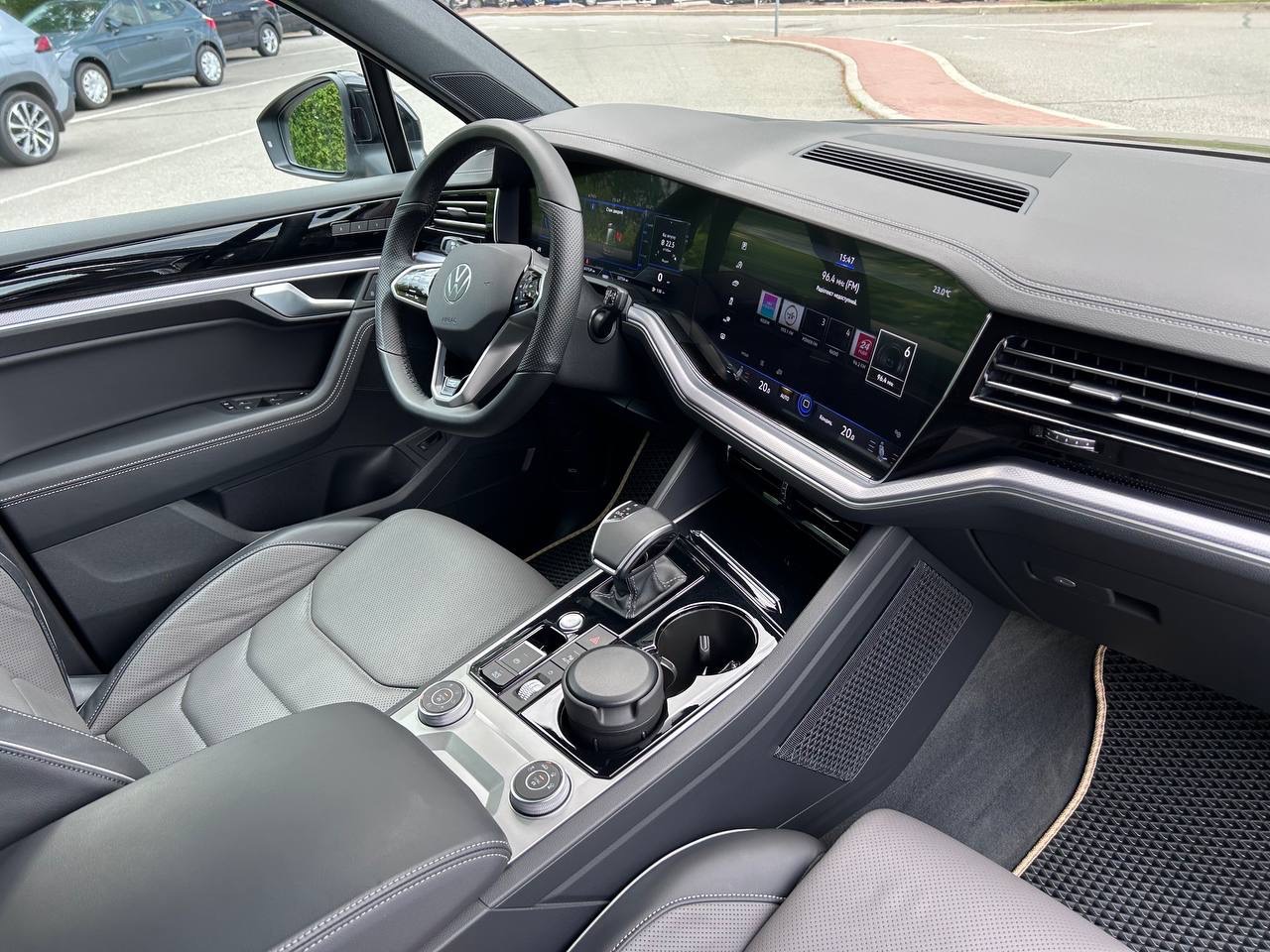 Volkswagen Touareg - фото 56