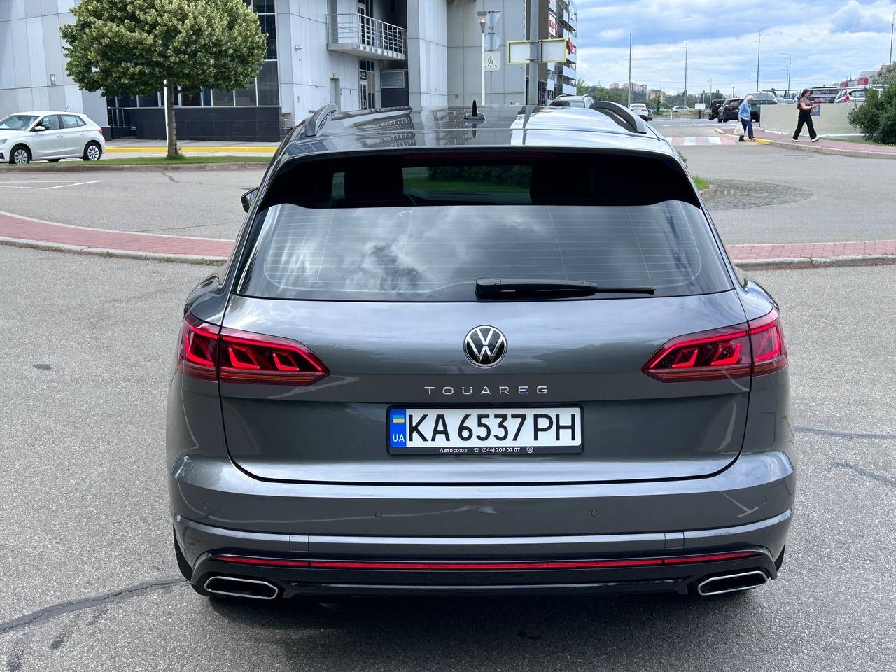 Volkswagen Touareg - фото 5