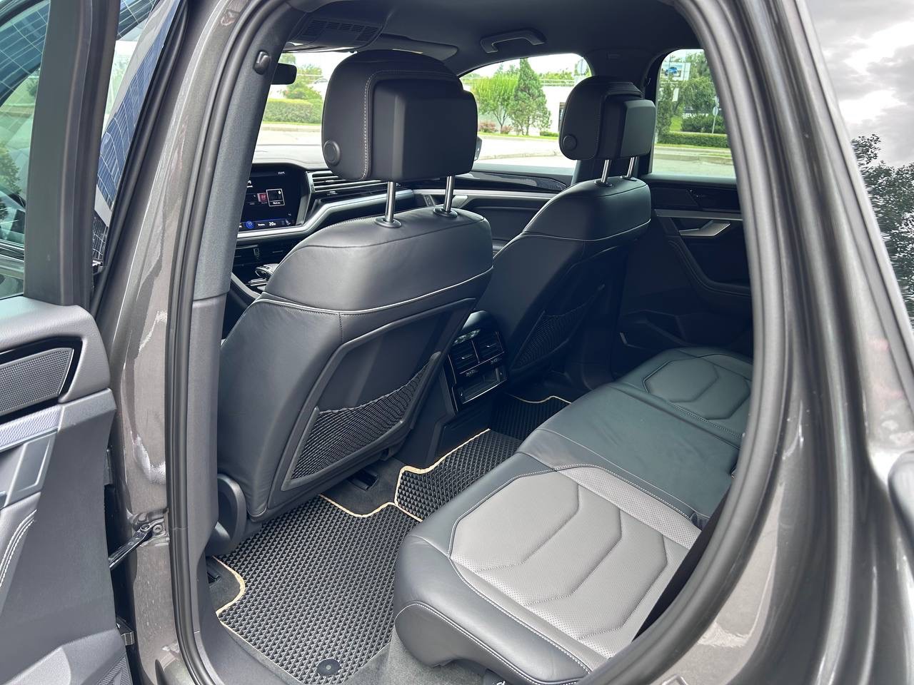 Volkswagen Touareg - фото 7