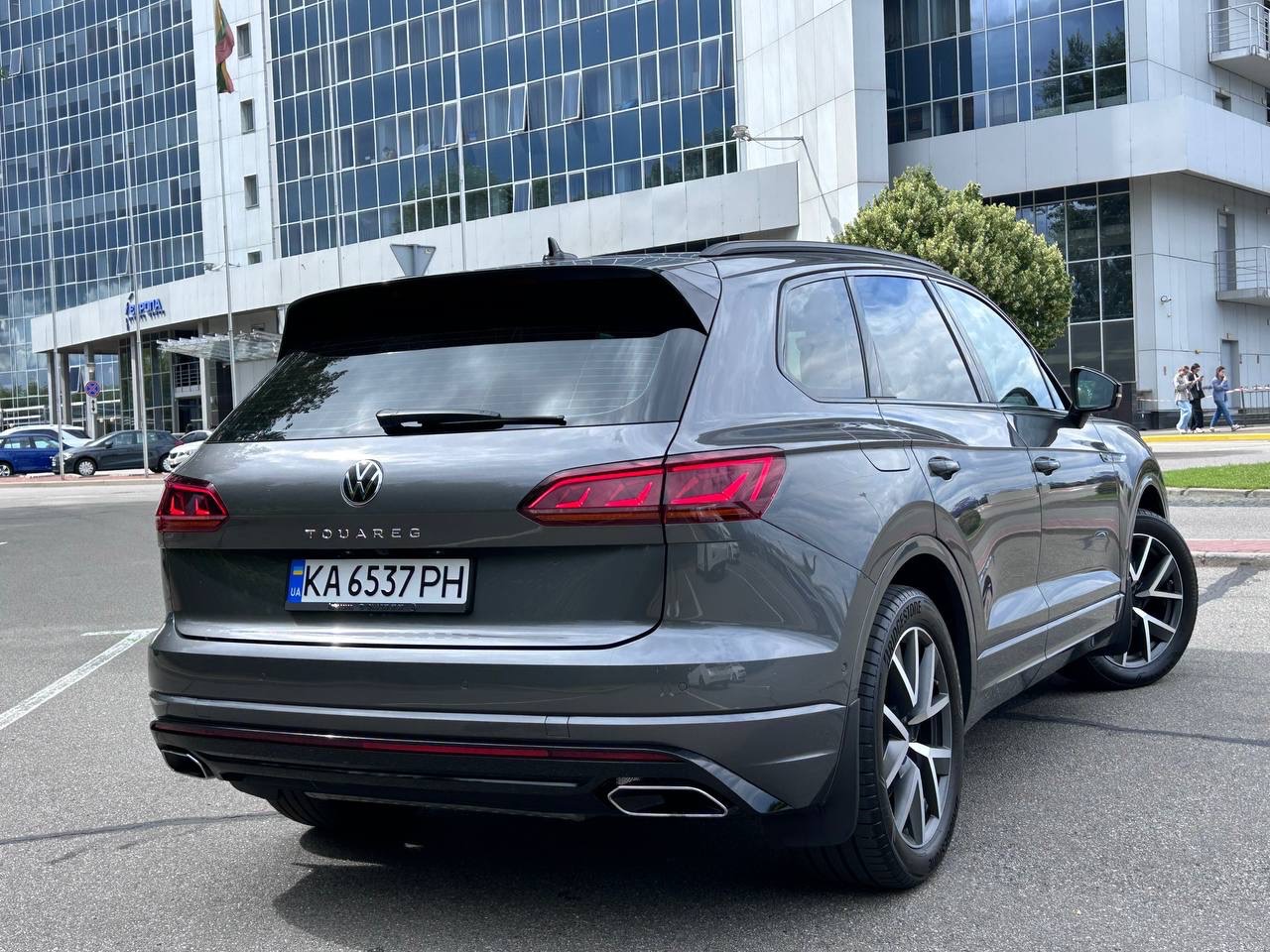 Volkswagen Touareg - фото 24