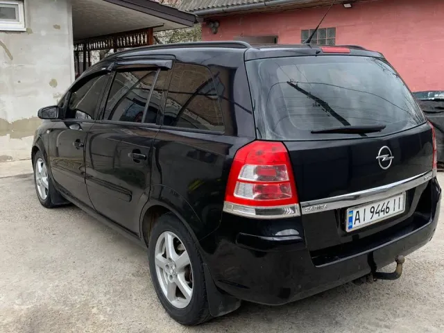Opel Zafira - фото 4