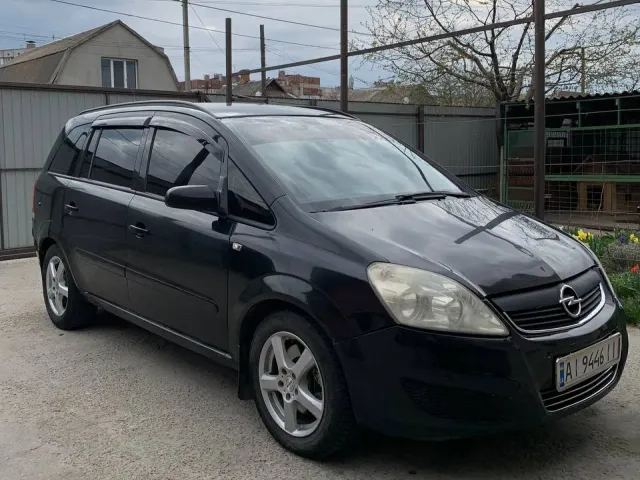 Opel Zafira - фото 2
