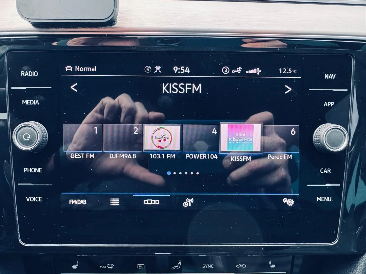 Volkswagen Passat - фото 16