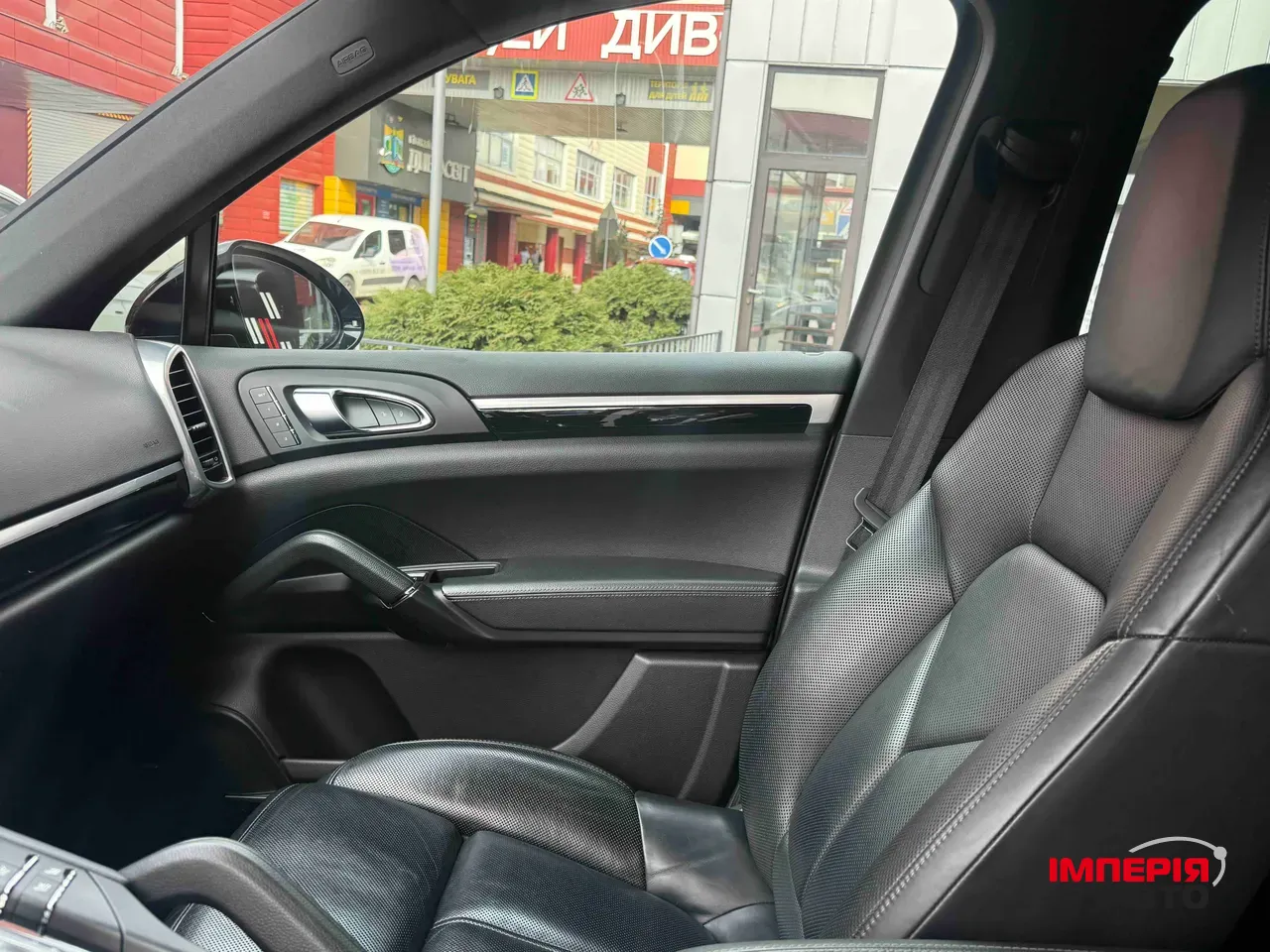 Porsche Cayenne - фото 31