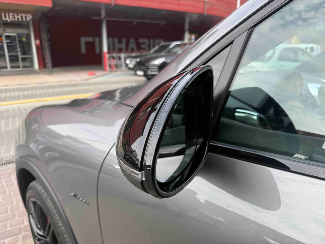 Porsche Cayenne - фото 12