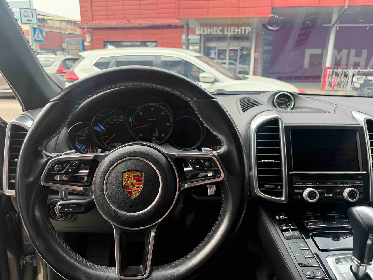 Porsche Cayenne - фото 19