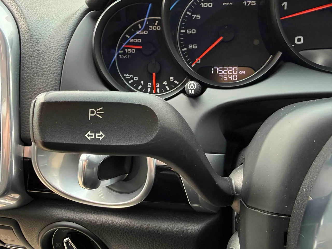 Porsche Cayenne - фото 26