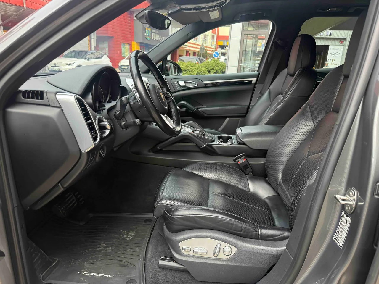 Porsche Cayenne - фото 13