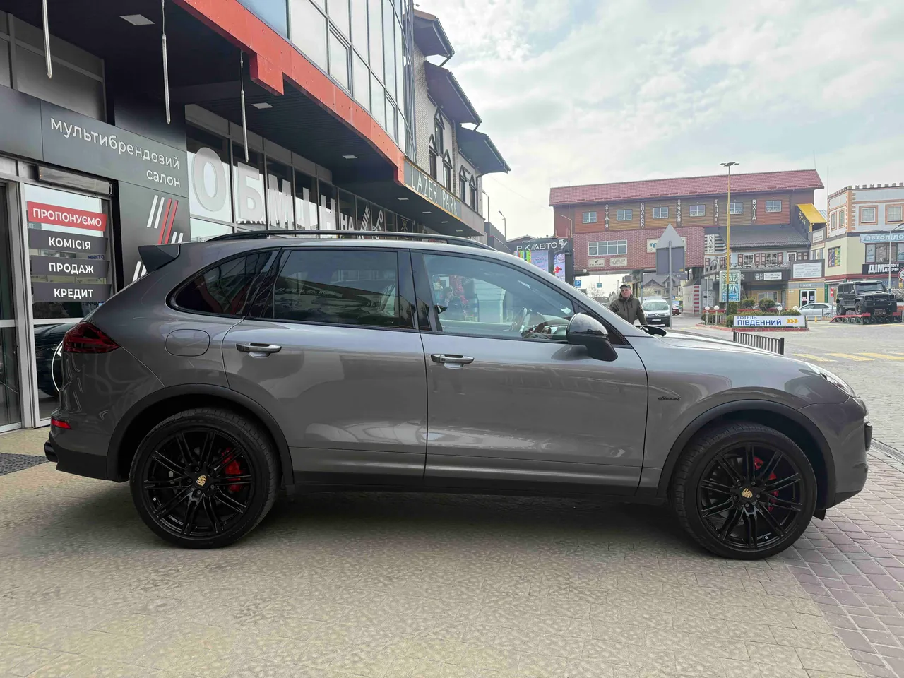 Porsche Cayenne - фото 4