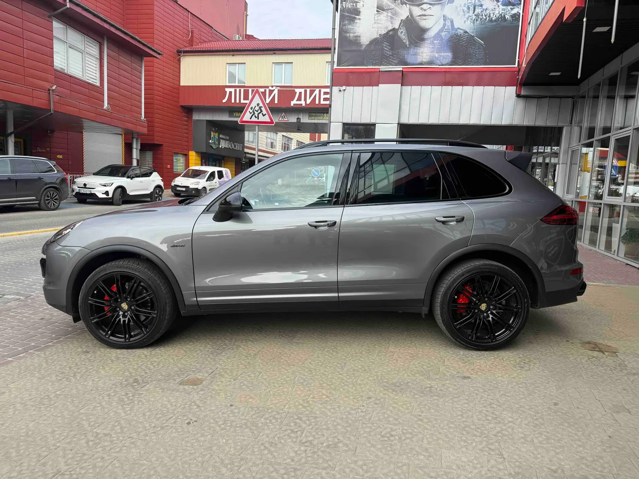 Porsche Cayenne - фото 8