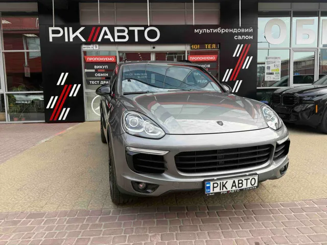 Porsche Cayenne - фото 1