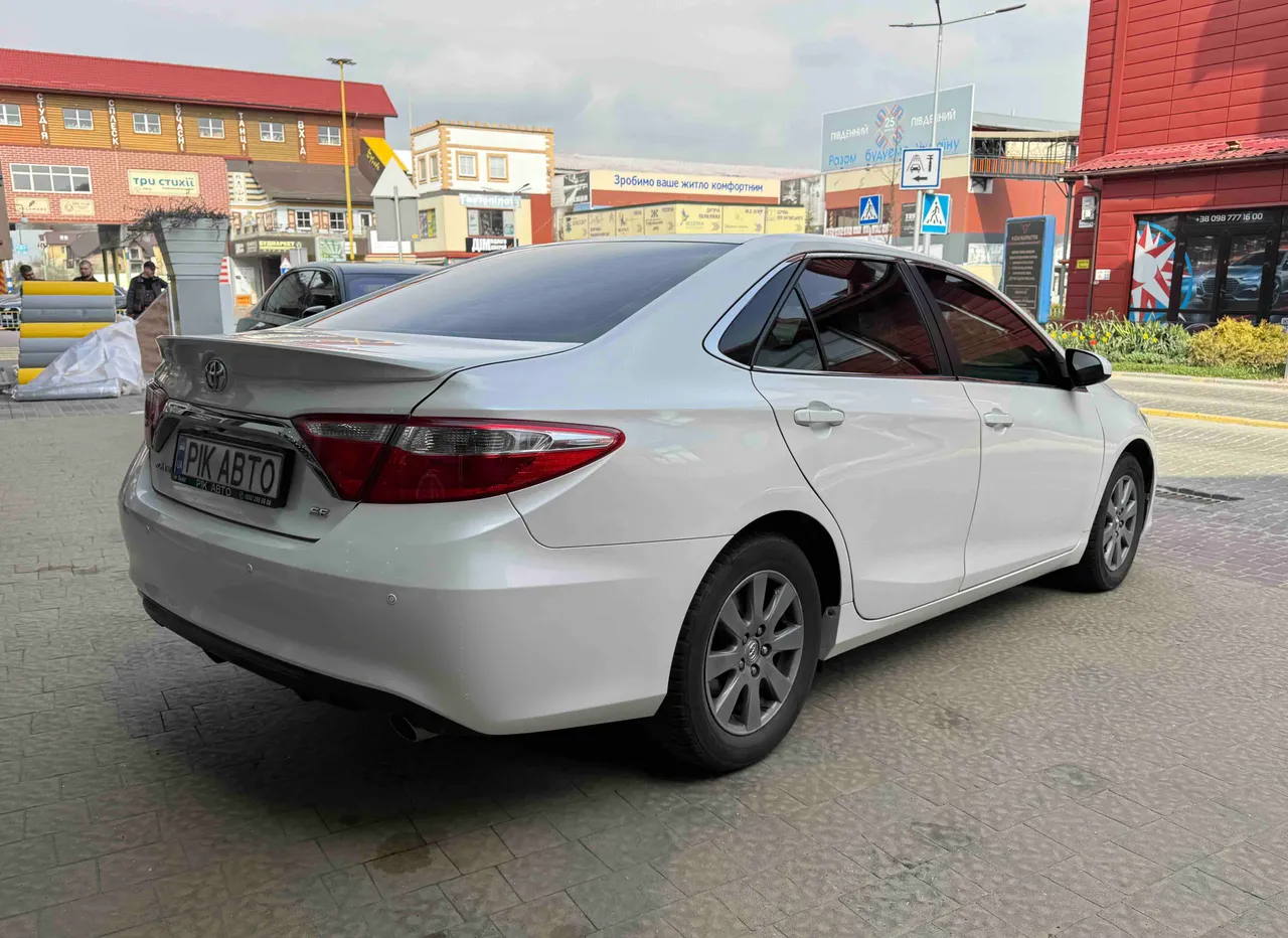 Toyota Camry - фото 5
