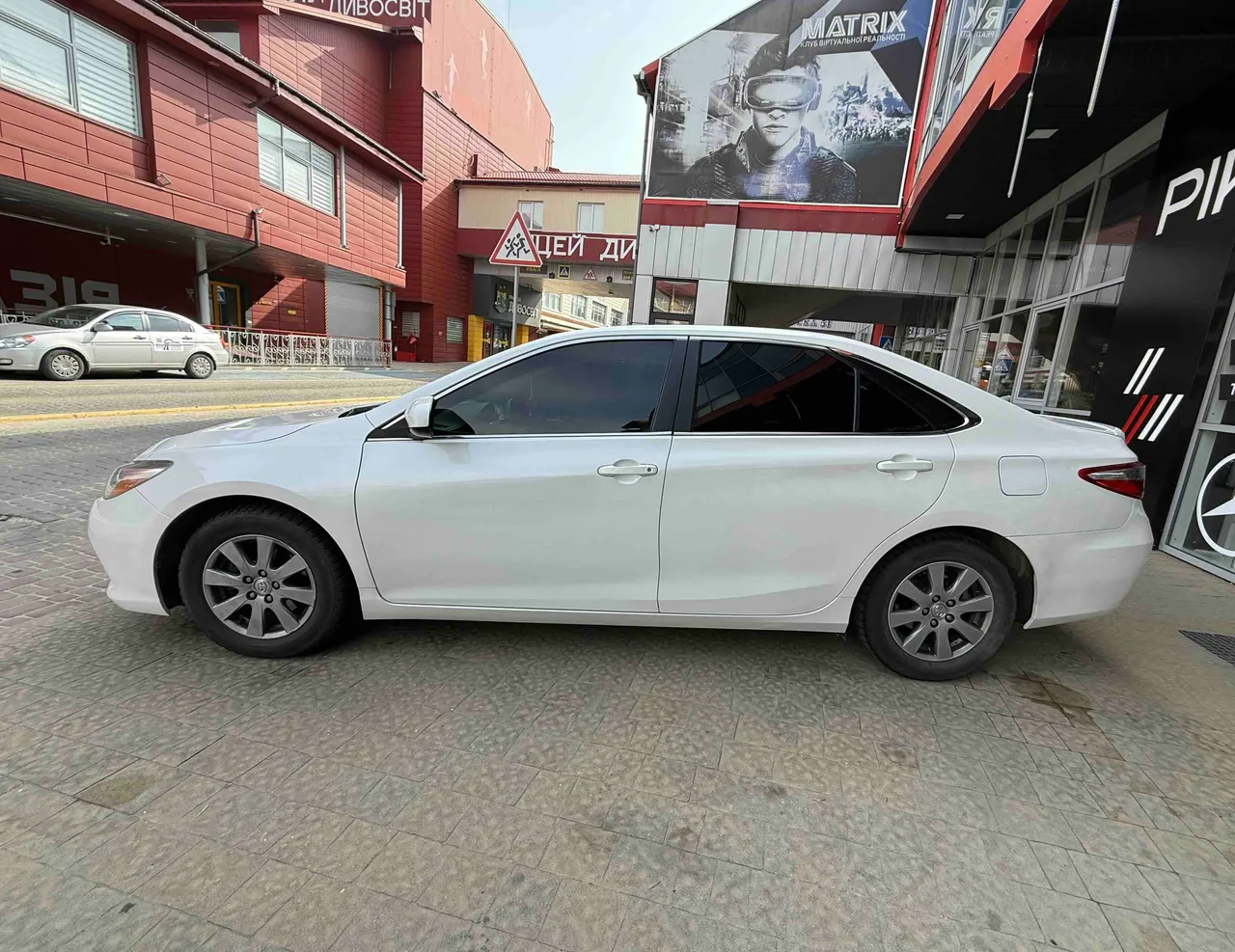 Toyota Camry - фото 8