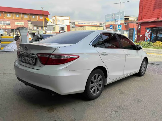 Toyota Camry - фото 5