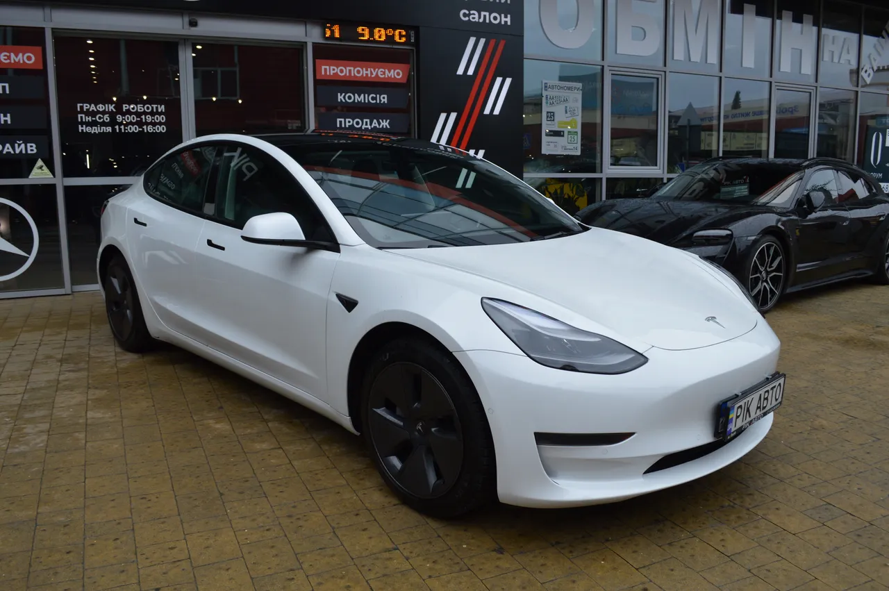Tesla Model 3 - фото 8