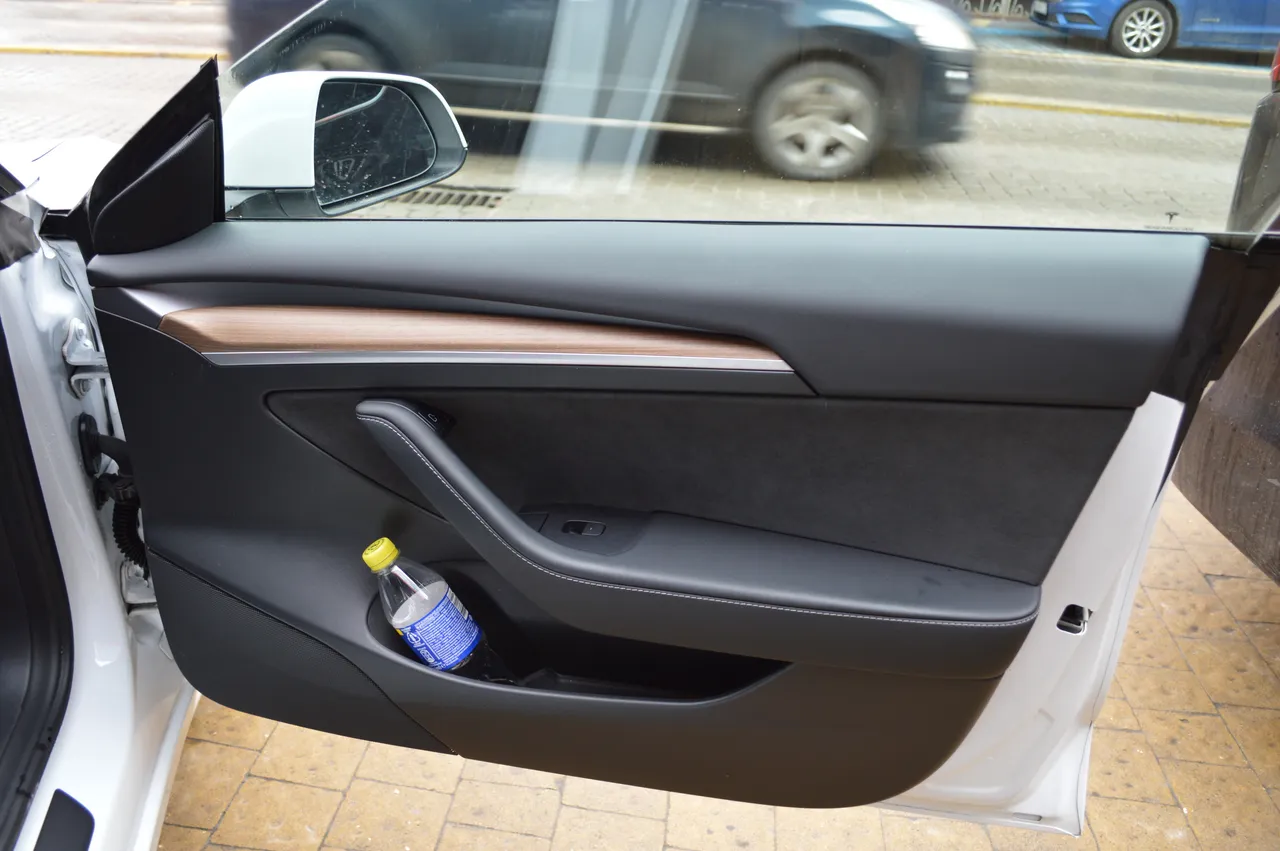 Tesla Model 3 - фото 37