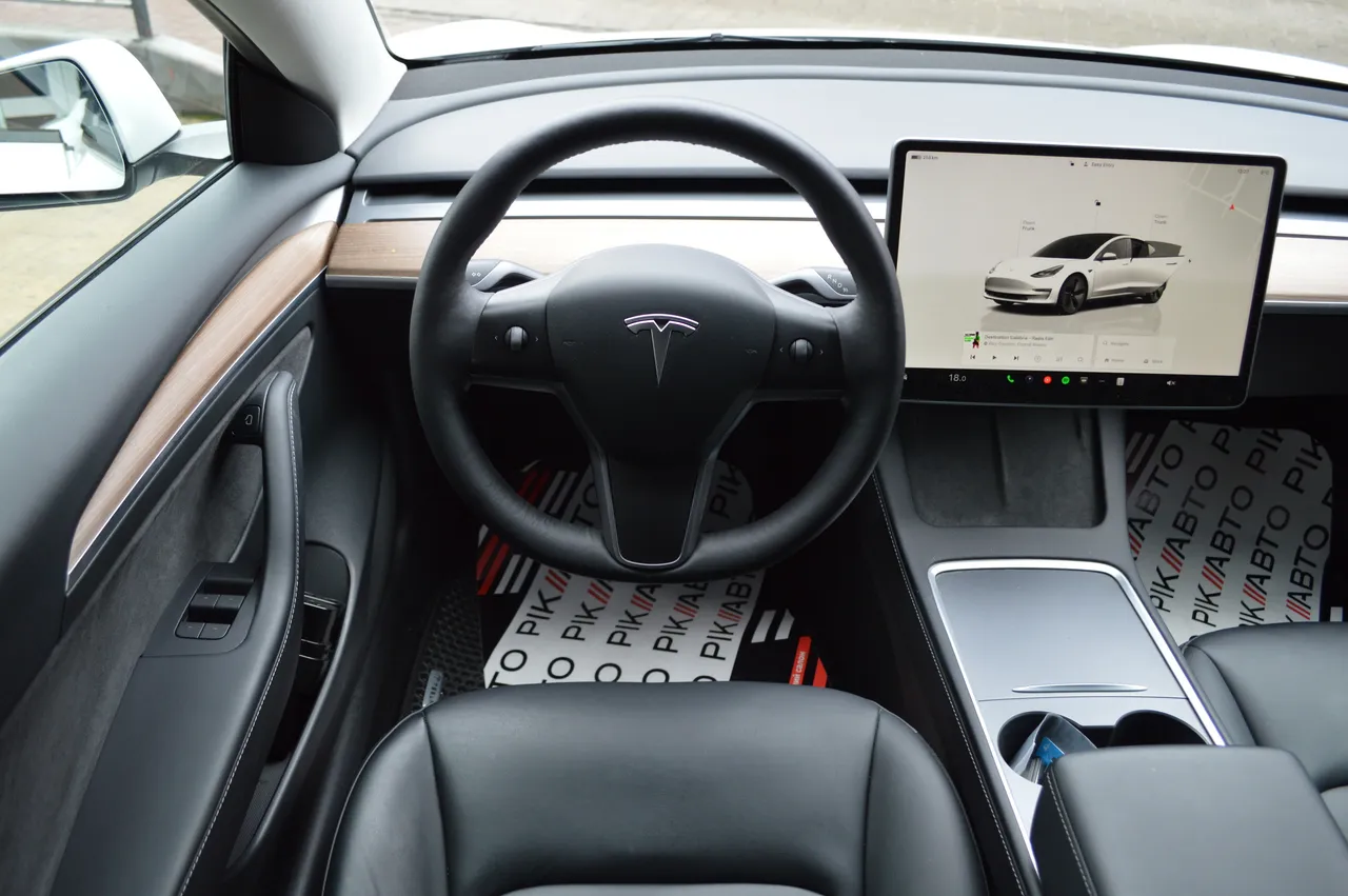 Tesla Model 3 - фото 29