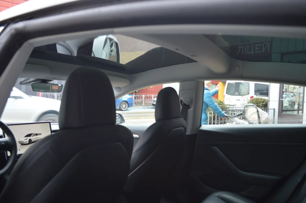 Tesla Model 3 - фото 27