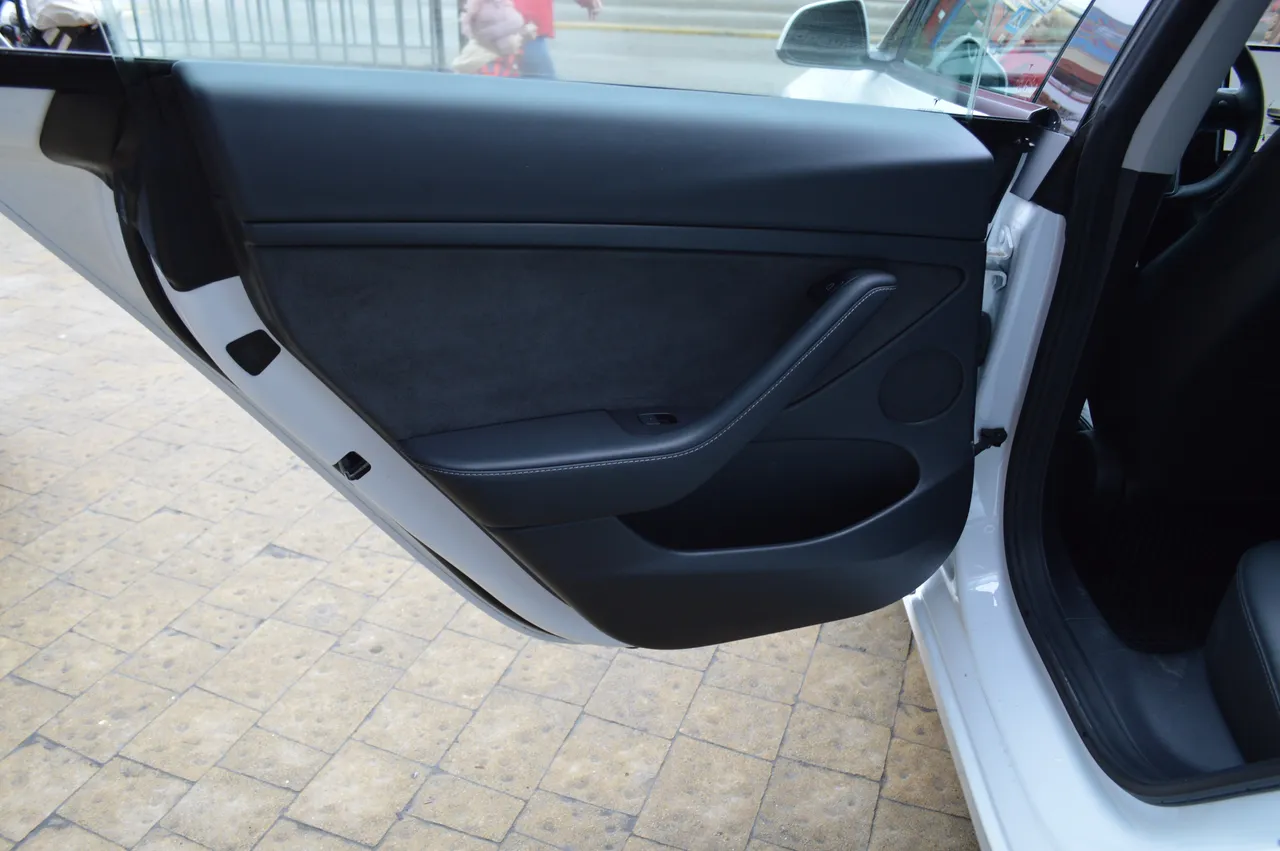 Tesla Model 3 - фото 24