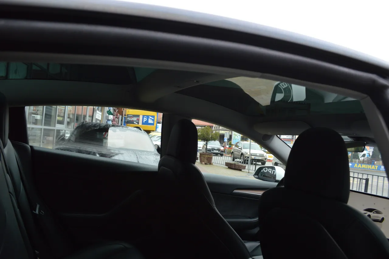 Tesla Model 3 - фото 33