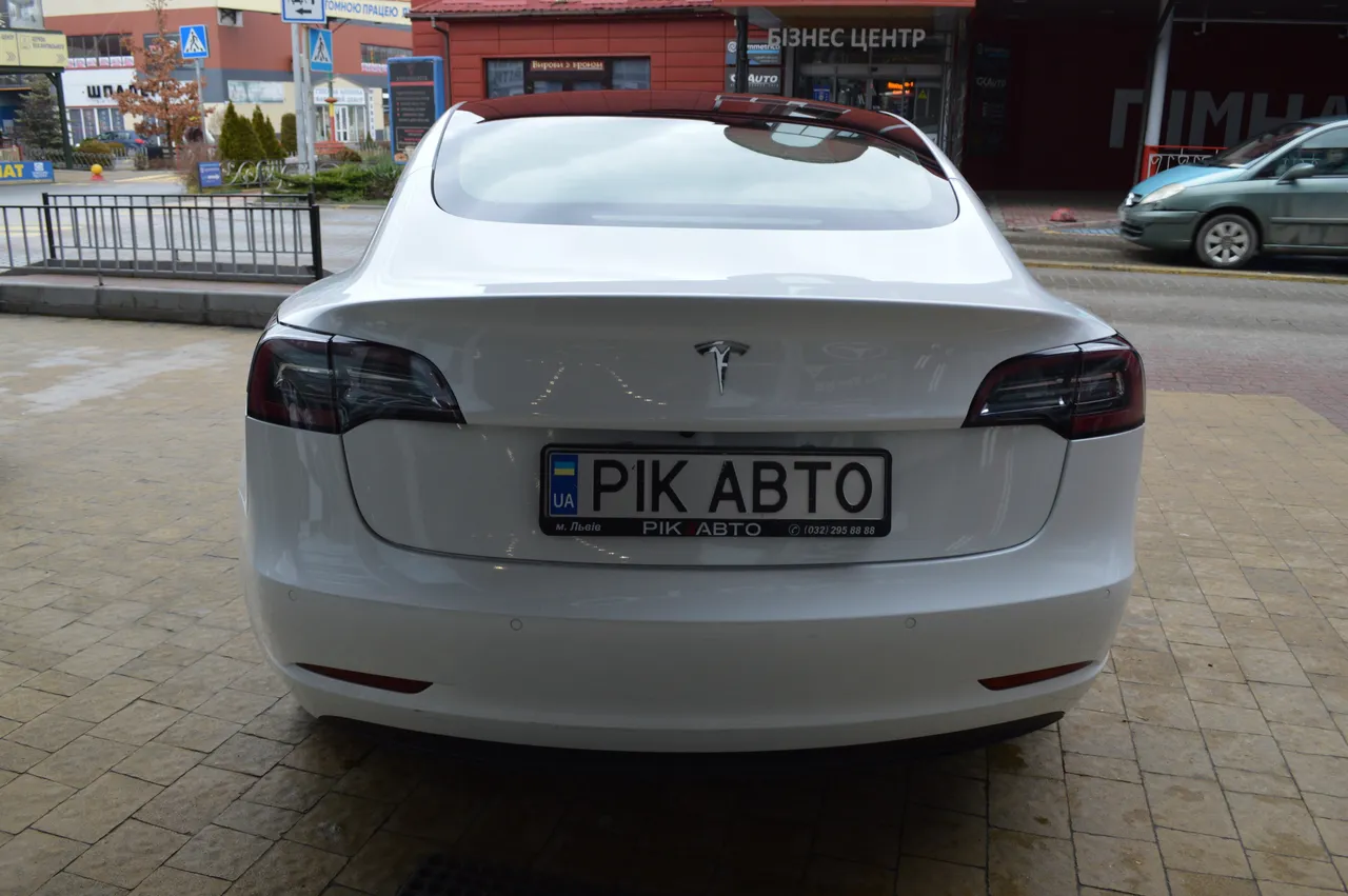 Tesla Model 3 - фото 7