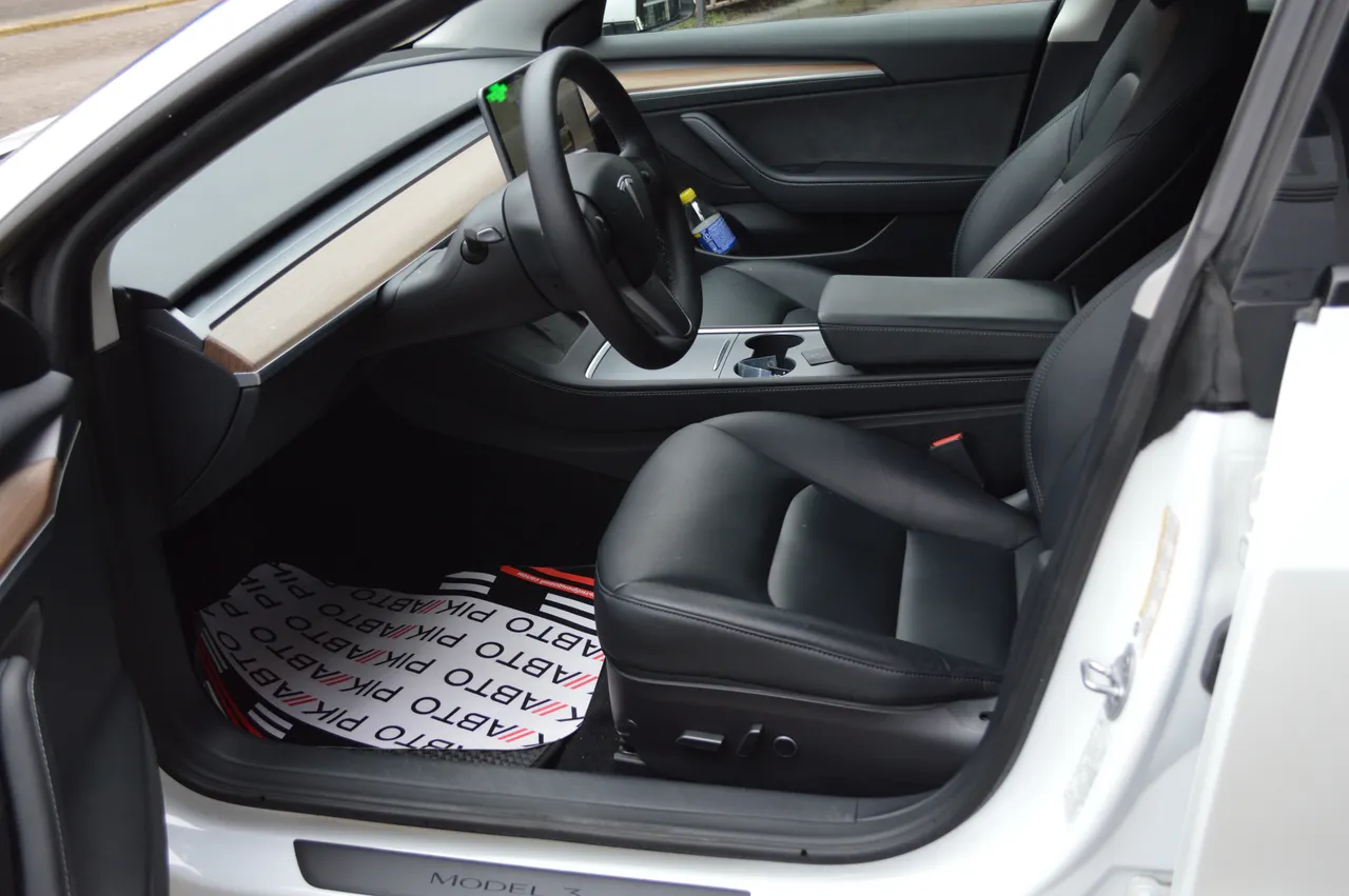 Tesla Model 3 - фото 13