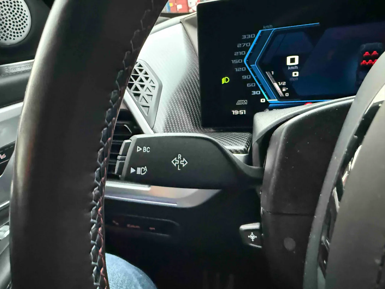 BMW XM - фото 28