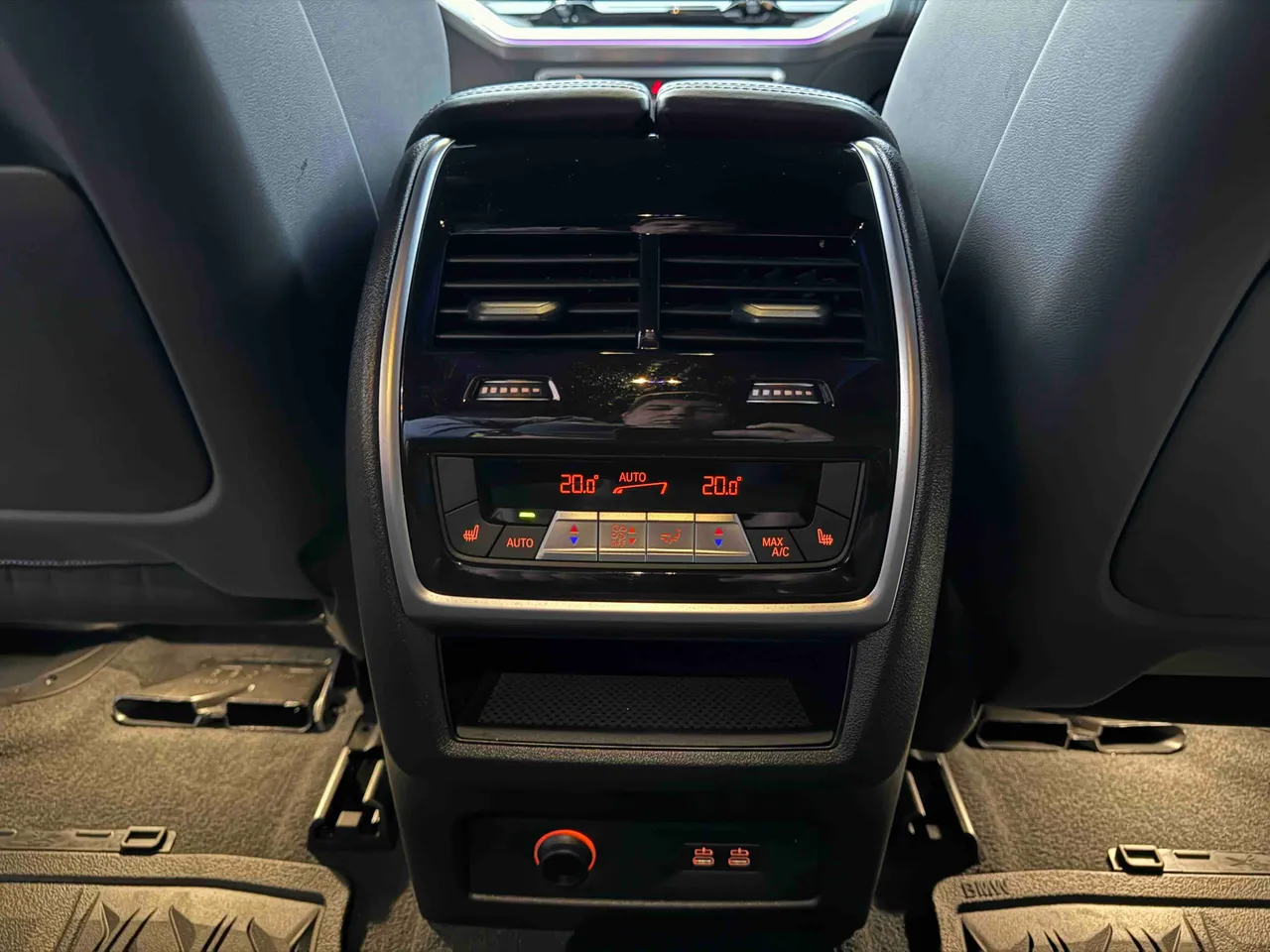 BMW XM - фото 49