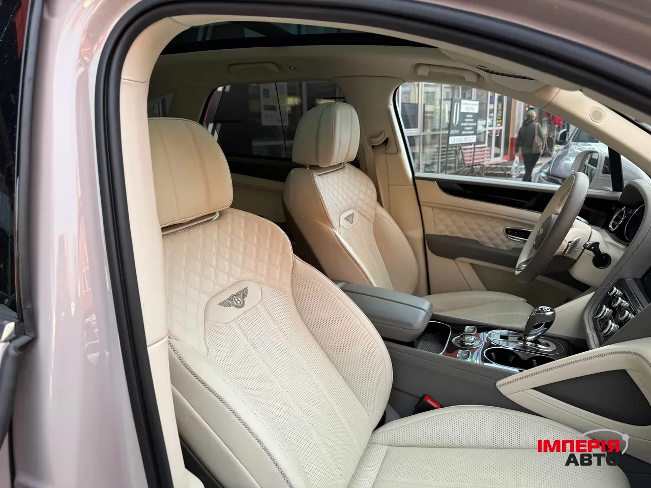 Bentley Bentayga - фото 72