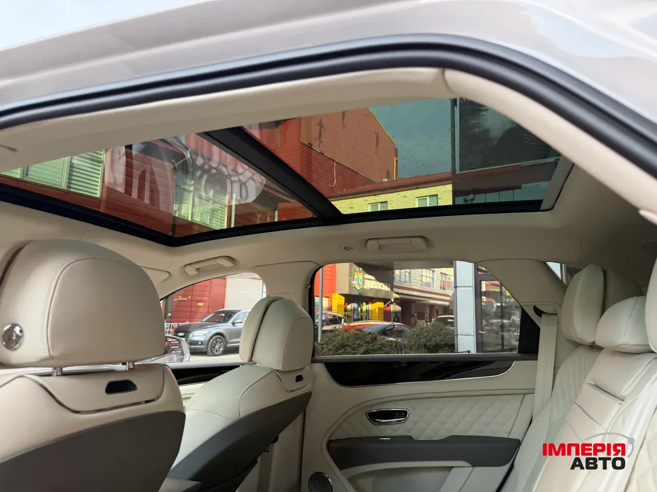 Bentley Bentayga - фото 55