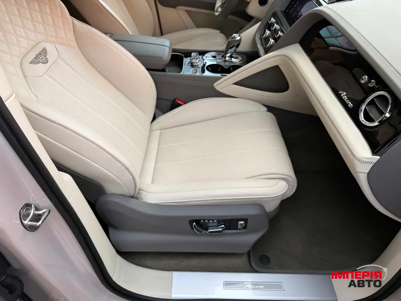 Bentley Bentayga - фото 71