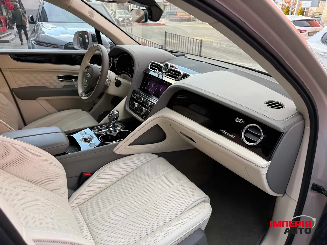 Bentley Bentayga - фото 73